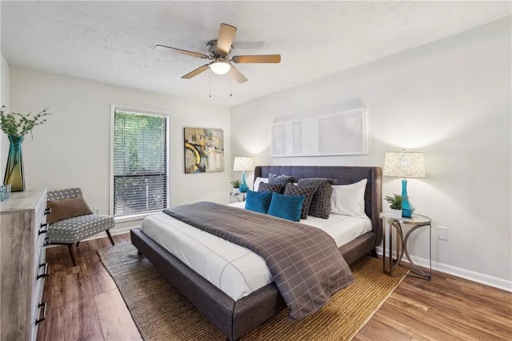 8740 Roswell Road Unit 5g, Sandy Springs, Georgia 30350, 2 Bedrooms Bedrooms, ,2 BathroomsBathrooms,Residential,For Sale,8740 Roswell Road Unit 5g,7616252