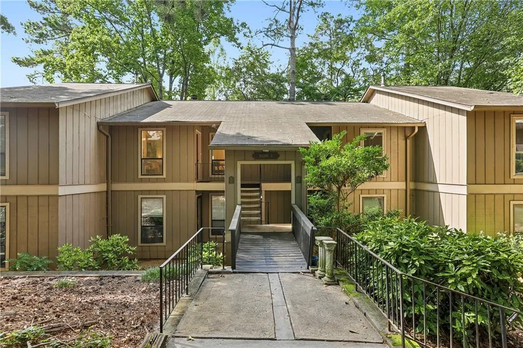 8740 Roswell Road Unit 5g, Sandy Springs, Georgia 30350, 2 Bedrooms Bedrooms, ,2 BathroomsBathrooms,Residential,For Sale,8740 Roswell Road Unit 5g,7616252