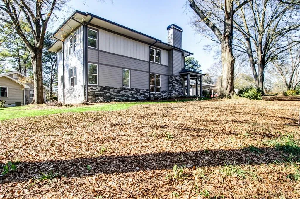 1177 Country Lane, Atlanta, Georgia 30324, 4 Bedrooms Bedrooms, ,3 BathroomsBathrooms,Residential,Sold,1177 Country Lane,5668359