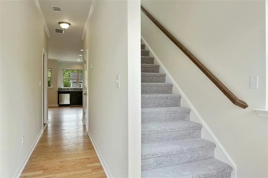 2034 Bolton Road Nw Unit B2, Atlanta, Georgia 30318, 3 Bedrooms Bedrooms, ,2 BathroomsBathrooms,Residential,Sold,2034 Bolton Road Nw Unit B2,5827254