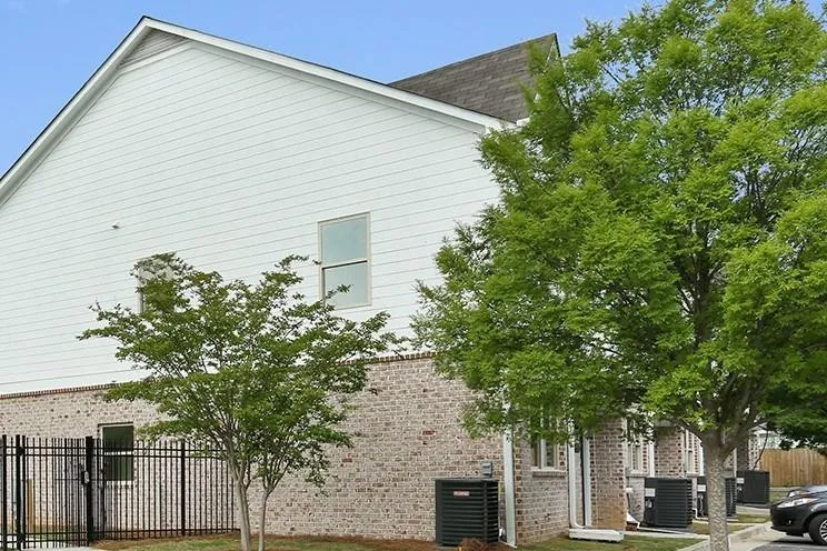 2034 Bolton Road Nw Unit B2, Atlanta, Georgia 30318, 3 Bedrooms Bedrooms, ,2 BathroomsBathrooms,Residential,Sold,2034 Bolton Road Nw Unit B2,5827254