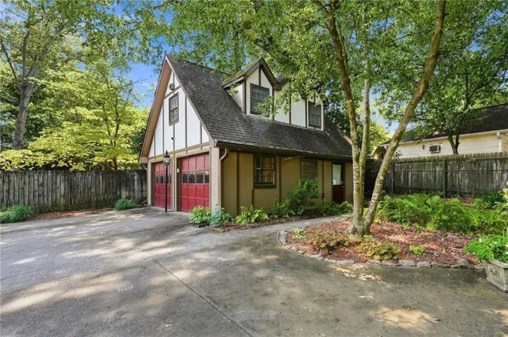 826 Mentelle Drive Ne, Atlanta, Georgia 30308