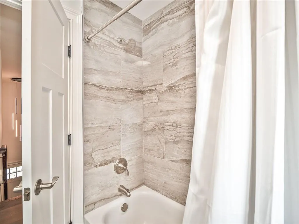 800 Sudbury Road Ne, Sandy Springs, Georgia 30328, 5 Bedrooms Bedrooms, ,3 BathroomsBathrooms,Residential,Sold,800 Sudbury Road Ne,6965731