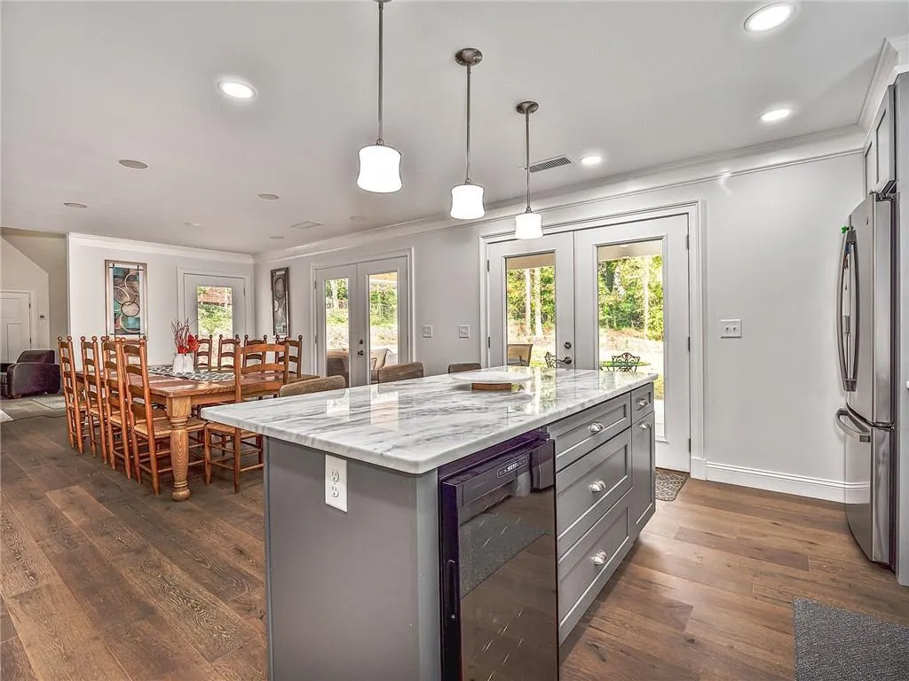 800 Sudbury Road Ne, Sandy Springs, Georgia 30328, 5 Bedrooms Bedrooms, ,3 BathroomsBathrooms,Residential,Sold,800 Sudbury Road Ne,6965731