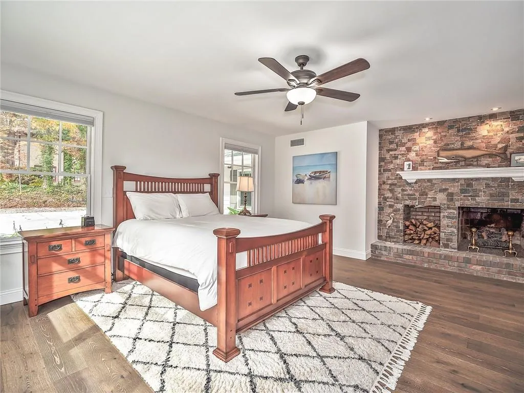 800 Sudbury Road Ne, Sandy Springs, Georgia 30328, 5 Bedrooms Bedrooms, ,3 BathroomsBathrooms,Residential,Sold,800 Sudbury Road Ne,6965731