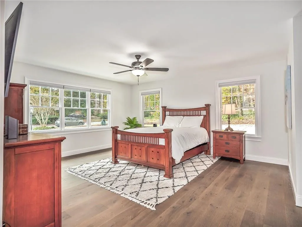 800 Sudbury Road Ne, Sandy Springs, Georgia 30328, 5 Bedrooms Bedrooms, ,3 BathroomsBathrooms,Residential,Sold,800 Sudbury Road Ne,6965731