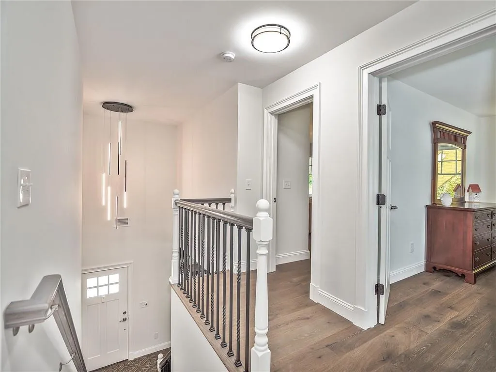 800 Sudbury Road Ne, Sandy Springs, Georgia 30328, 5 Bedrooms Bedrooms, ,3 BathroomsBathrooms,Residential,Sold,800 Sudbury Road Ne,6965731