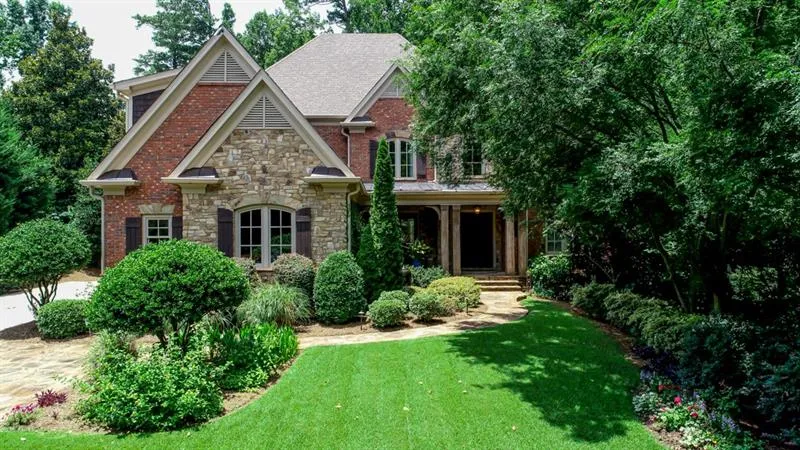4770 Lake Forrest Drive, Sandy Springs, Georgia 30342, 5 Bedrooms Bedrooms, ,4 BathroomsBathrooms,Residential,Sold,4770 Lake Forrest Drive,6619227