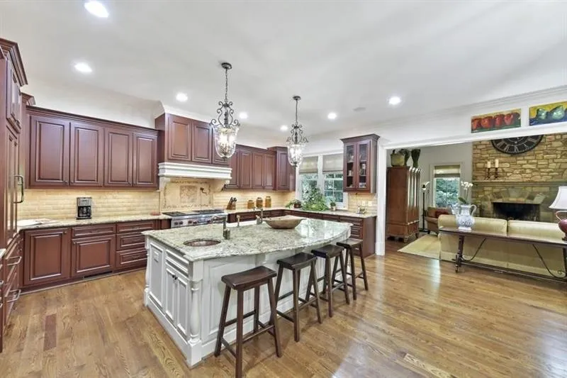 4770 Lake Forrest Drive, Sandy Springs, Georgia 30342, 5 Bedrooms Bedrooms, ,4 BathroomsBathrooms,Residential,Sold,4770 Lake Forrest Drive,6619227