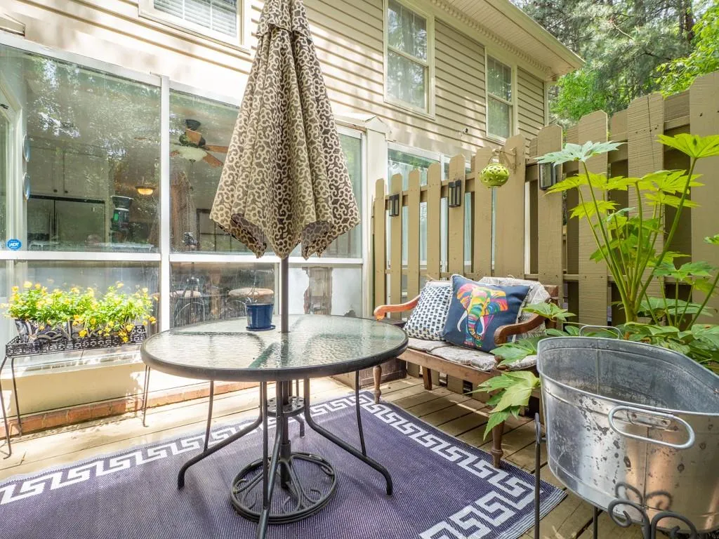 56 Mount Vernon Circle, Atlanta, Georgia 30338, 2 Bedrooms Bedrooms, ,2 BathroomsBathrooms,Residential,Sold,56 Mount Vernon Circle,6876567