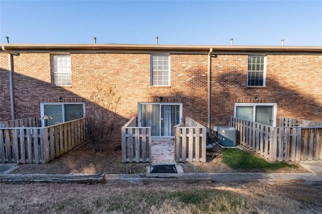 5667 Kingsport Drive, Atlanta, Georgia 30342, 2 Bedrooms Bedrooms, ,1 BathroomBathrooms,Residential,For Sale,5667 Kingsport Drive,7624555