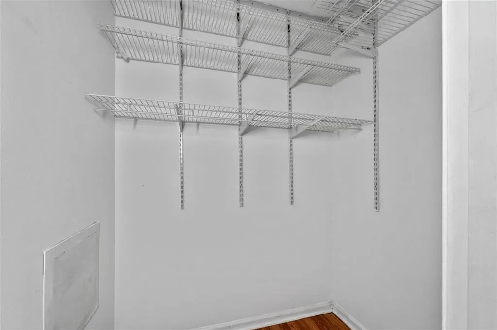 5667 Kingsport Drive, Atlanta, Georgia 30342, 2 Bedrooms Bedrooms, ,1 BathroomBathrooms,Residential,For Sale,5667 Kingsport Drive,7624555