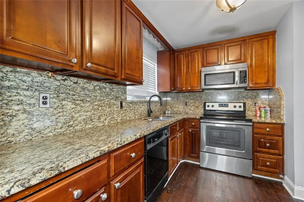 5667 Kingsport Drive, Atlanta, Georgia 30342, 2 Bedrooms Bedrooms, ,1 BathroomBathrooms,Residential,For Sale,5667 Kingsport Drive,7624555