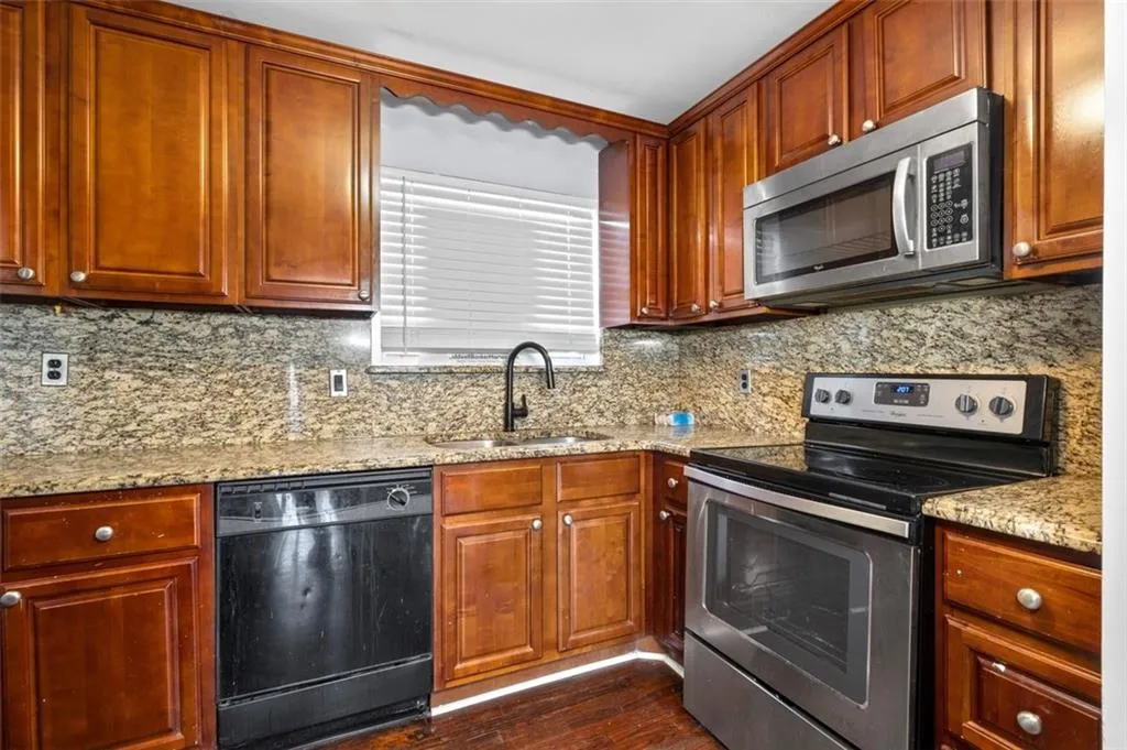 5667 Kingsport Drive, Atlanta, Georgia 30342, 2 Bedrooms Bedrooms, ,1 BathroomBathrooms,Residential,For Sale,5667 Kingsport Drive,7624555