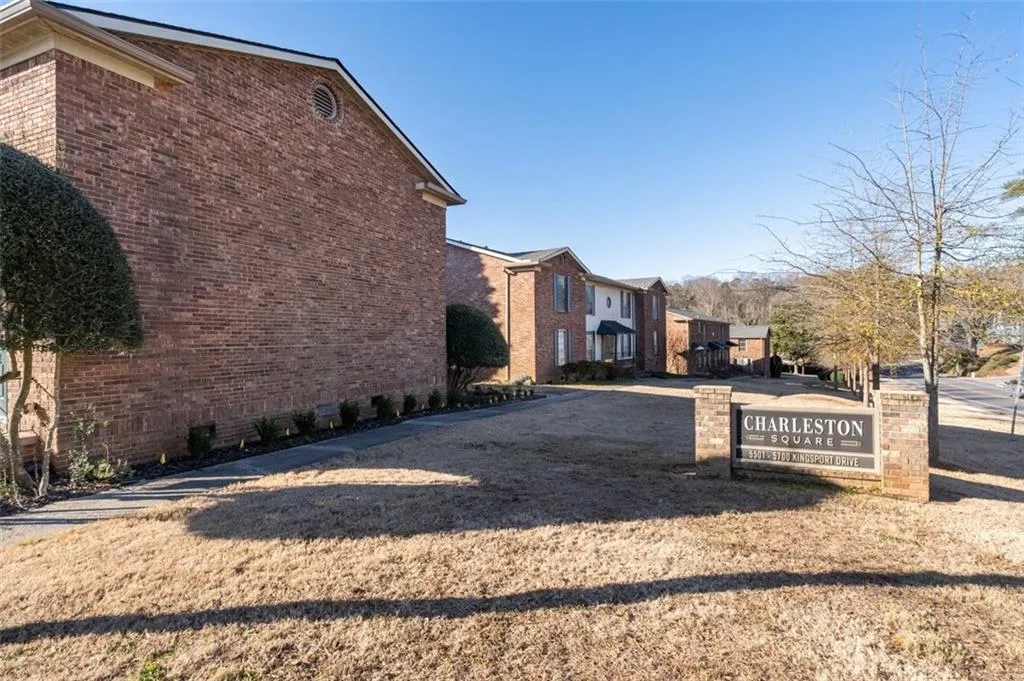 5667 Kingsport Drive, Atlanta, Georgia 30342, 2 Bedrooms Bedrooms, ,1 BathroomBathrooms,Residential,For Sale,5667 Kingsport Drive,7624555