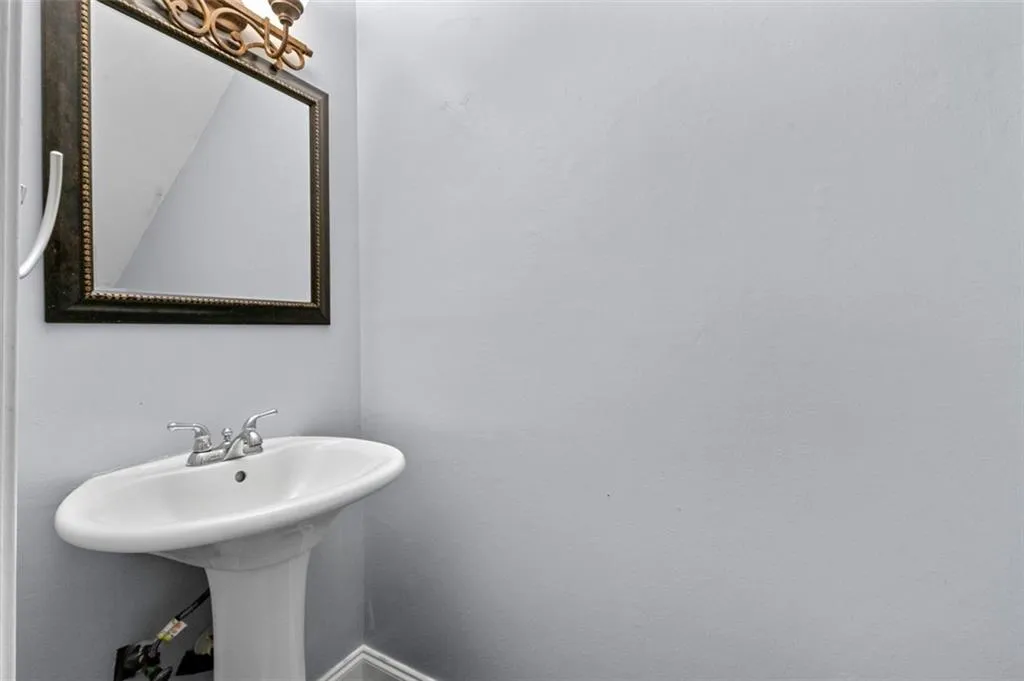 5667 Kingsport Drive, Atlanta, Georgia 30342, 2 Bedrooms Bedrooms, ,1 BathroomBathrooms,Residential,For Sale,5667 Kingsport Drive,7624555