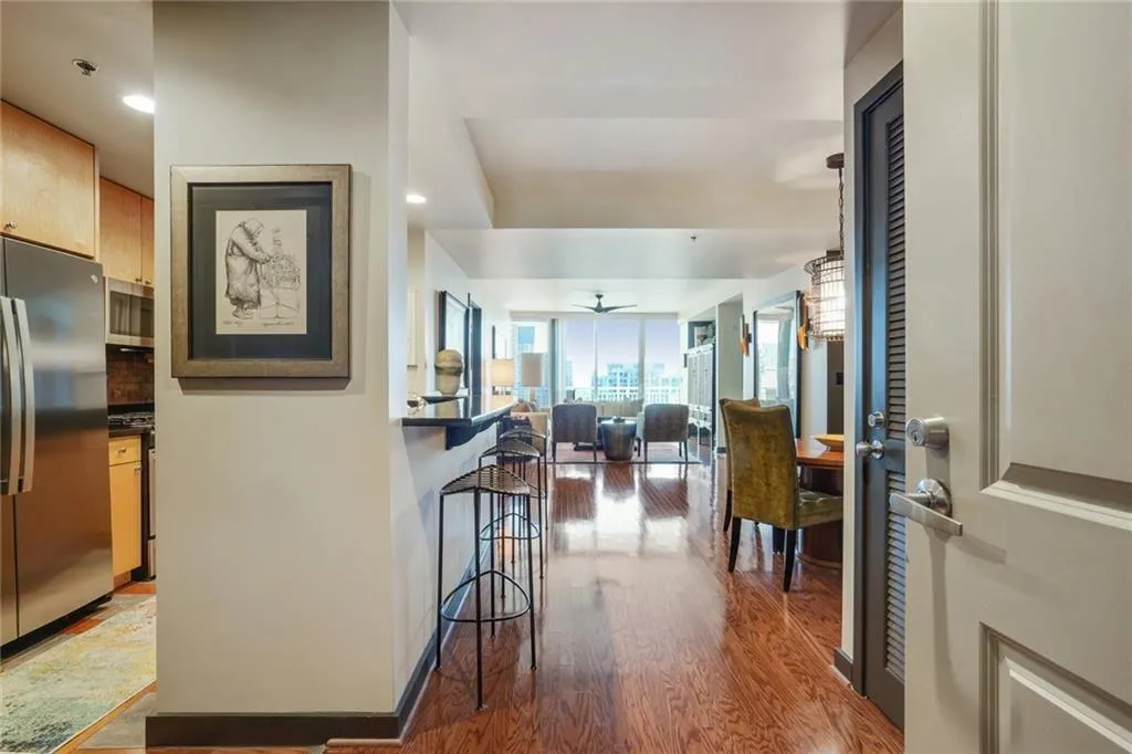 3338 Peachtree Road Ne Unit 2405, Atlanta, Georgia 30326, 3 Bedrooms Bedrooms, 0 ,2 BathroomsBathrooms,Residential,For Sale,3338 Peachtree Road Ne Unit 2405,7728298