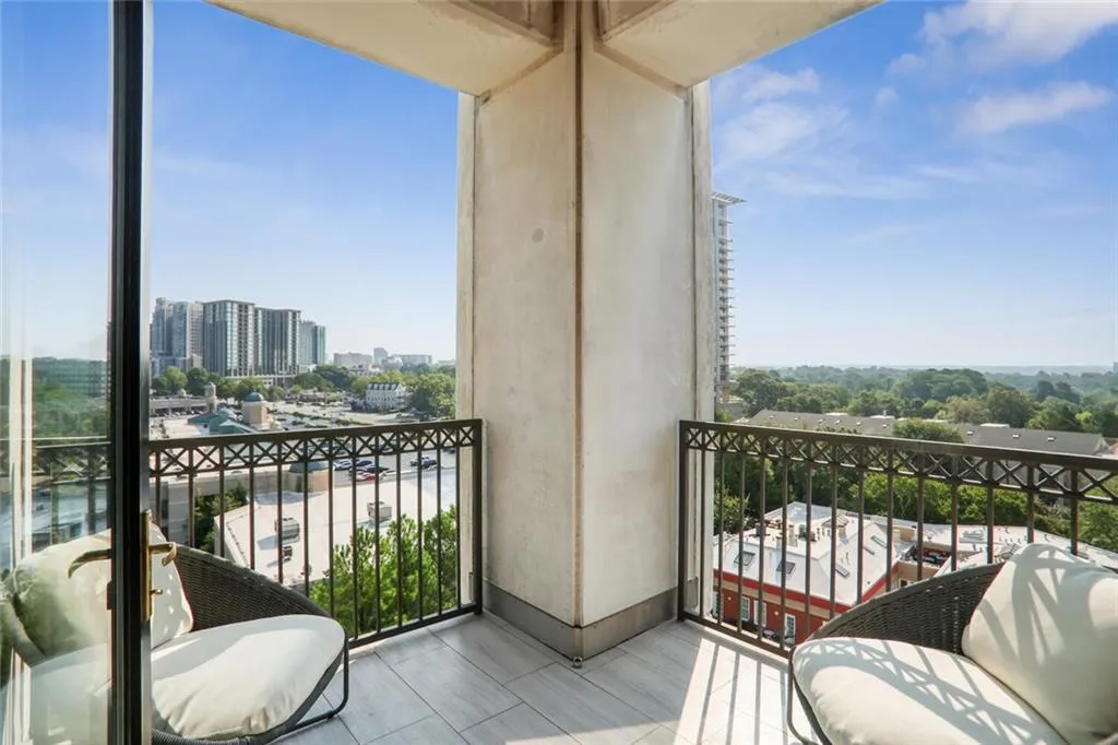 Balcony featuring a city view