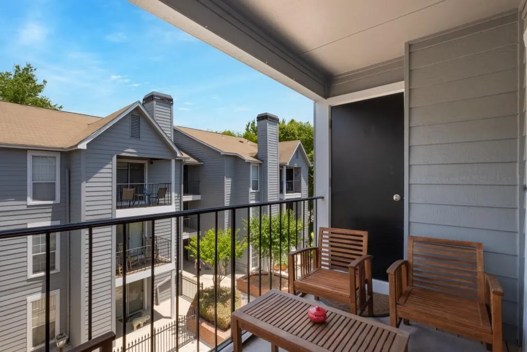 615 Granville Court, Sandy Springs, Georgia 30328, 2 Bedrooms Bedrooms, ,2 BathroomsBathrooms,Residential,Sold,615 Granville Court,7074263