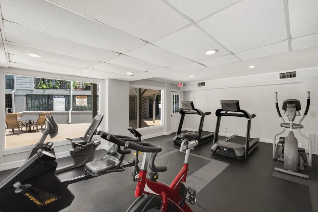 615 Granville Court, Sandy Springs, Georgia 30328, 2 Bedrooms Bedrooms, ,2 BathroomsBathrooms,Residential,Sold,615 Granville Court,7074263