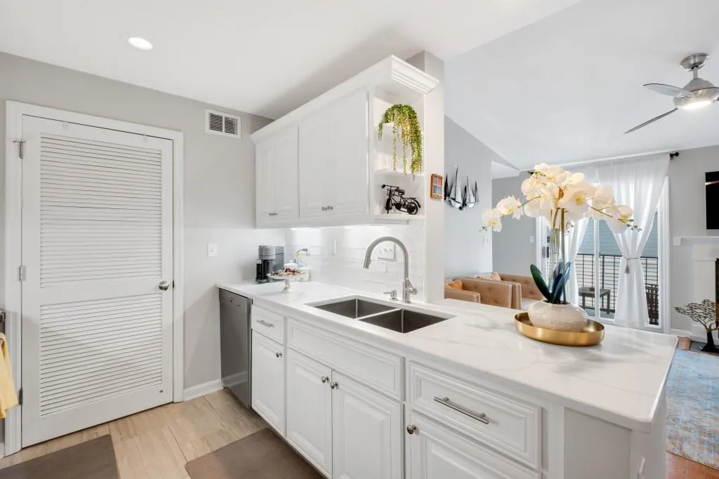 615 Granville Court, Sandy Springs, Georgia 30328, 2 Bedrooms Bedrooms, ,2 BathroomsBathrooms,Residential,Sold,615 Granville Court,7074263