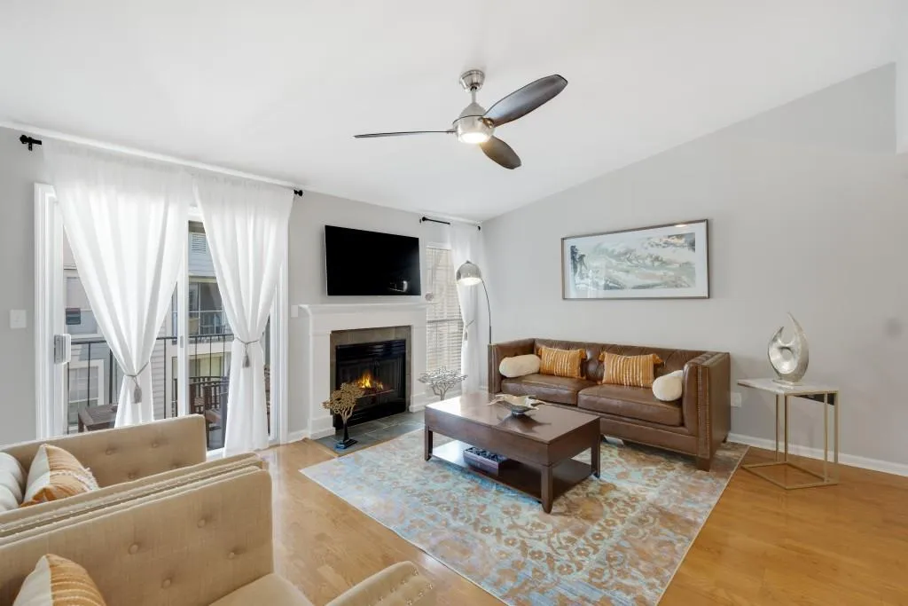 615 Granville Court, Sandy Springs, Georgia 30328, 2 Bedrooms Bedrooms, ,2 BathroomsBathrooms,Residential,Sold,615 Granville Court,7074263