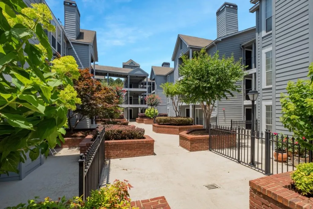 615 Granville Court, Sandy Springs, Georgia 30328, 2 Bedrooms Bedrooms, ,2 BathroomsBathrooms,Residential,Sold,615 Granville Court,7074263