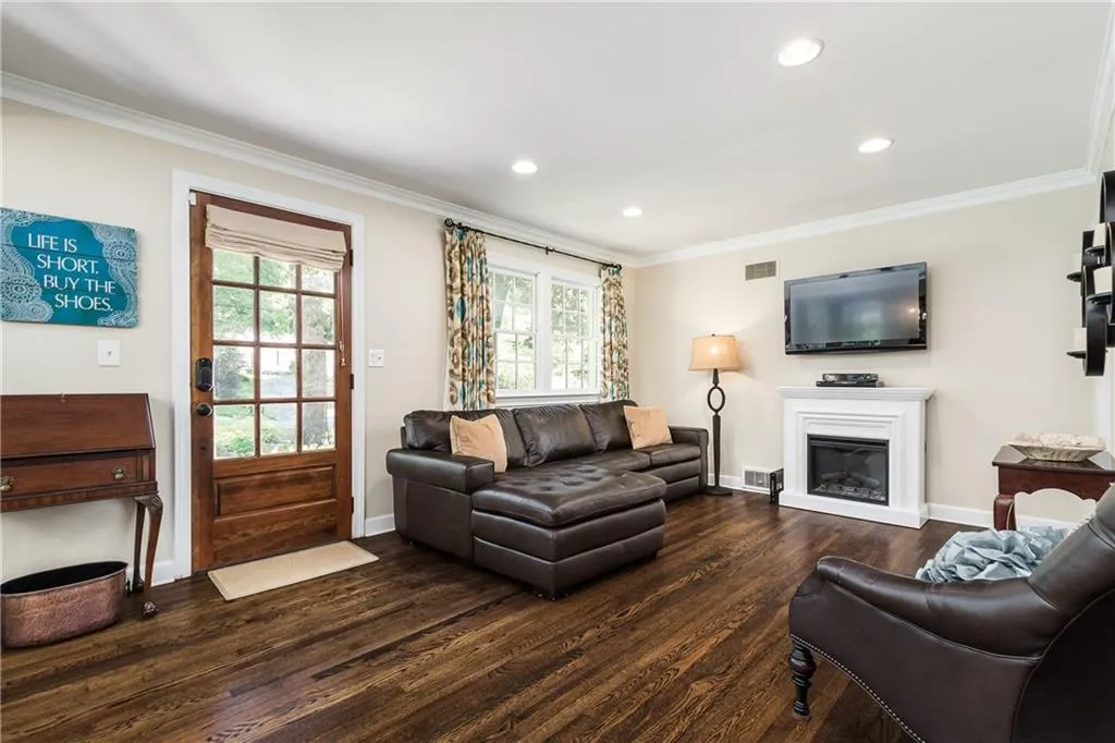 418 Allison Drive Ne, Atlanta, Georgia 30342, 3 Bedrooms Bedrooms, ,2 BathroomsBathrooms,Residential,Sold,418 Allison Drive Ne,6008183