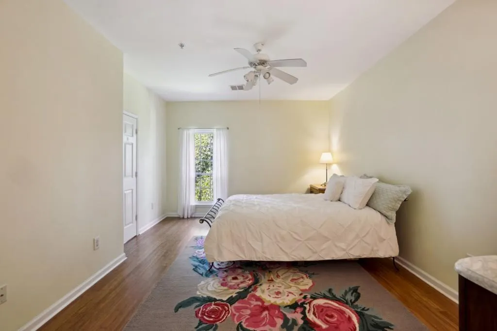 5641 Roswell Road Unit 110, Sandy Springs, Georgia 30342, 2 Bedrooms Bedrooms, ,2 BathroomsBathrooms,Residential,Sold,5641 Roswell Road Unit 110,7254509