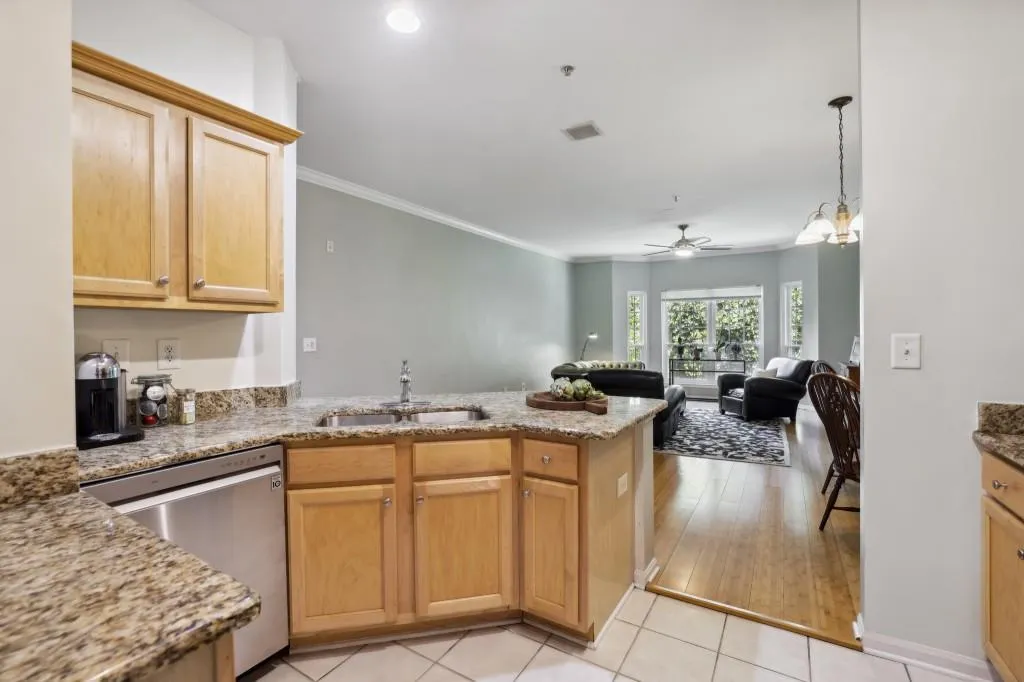 5641 Roswell Road Unit 110, Sandy Springs, Georgia 30342, 2 Bedrooms Bedrooms, ,2 BathroomsBathrooms,Residential,Sold,5641 Roswell Road Unit 110,7254509