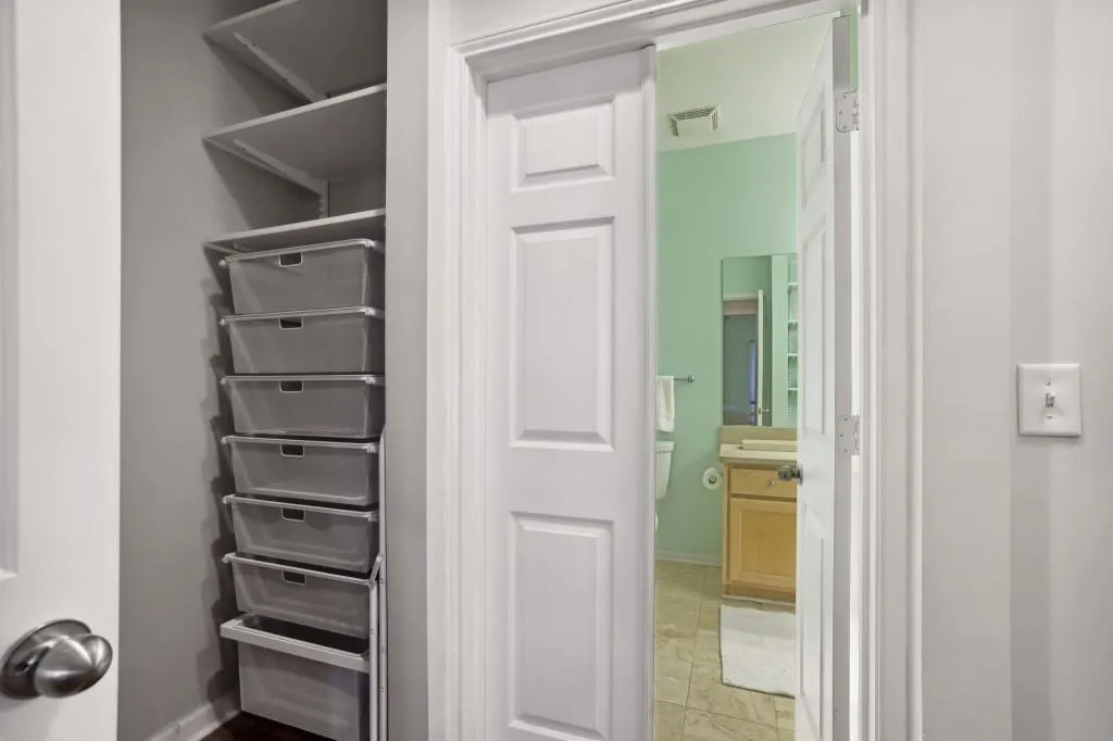 5641 Roswell Road Unit 110, Sandy Springs, Georgia 30342, 2 Bedrooms Bedrooms, ,2 BathroomsBathrooms,Residential,Sold,5641 Roswell Road Unit 110,7254509