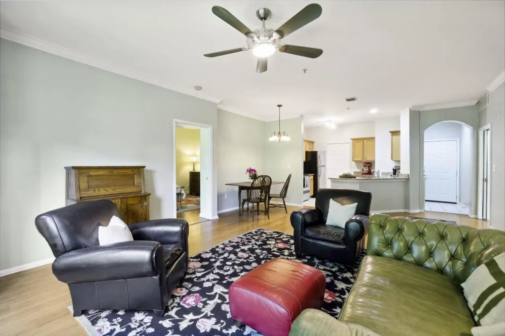 5641 Roswell Road Unit 110, Sandy Springs, Georgia 30342, 2 Bedrooms Bedrooms, ,2 BathroomsBathrooms,Residential,Sold,5641 Roswell Road Unit 110,7254509