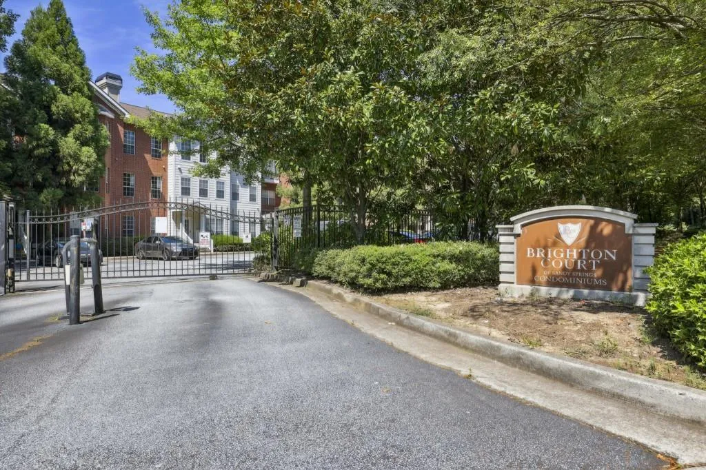 5641 Roswell Road Unit 110, Sandy Springs, Georgia 30342, 2 Bedrooms Bedrooms, ,2 BathroomsBathrooms,Residential,Sold,5641 Roswell Road Unit 110,7254509