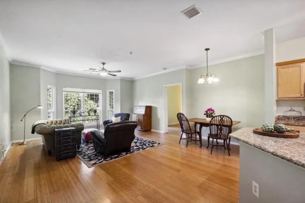 5641 Roswell Road Unit 110, Sandy Springs, Georgia 30342, 2 Bedrooms Bedrooms, ,2 BathroomsBathrooms,Residential,Sold,5641 Roswell Road Unit 110,7254509