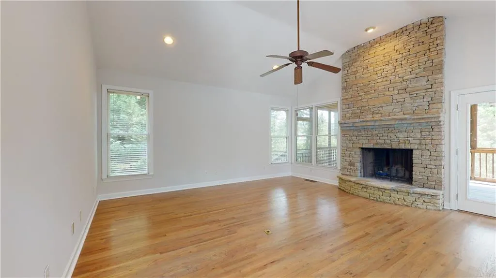 6370 N Hampton Drive, Atlanta, Georgia 30328, 4 Bedrooms Bedrooms, ,2 BathroomsBathrooms,Residential,Sold,6370 N Hampton Drive,7232830