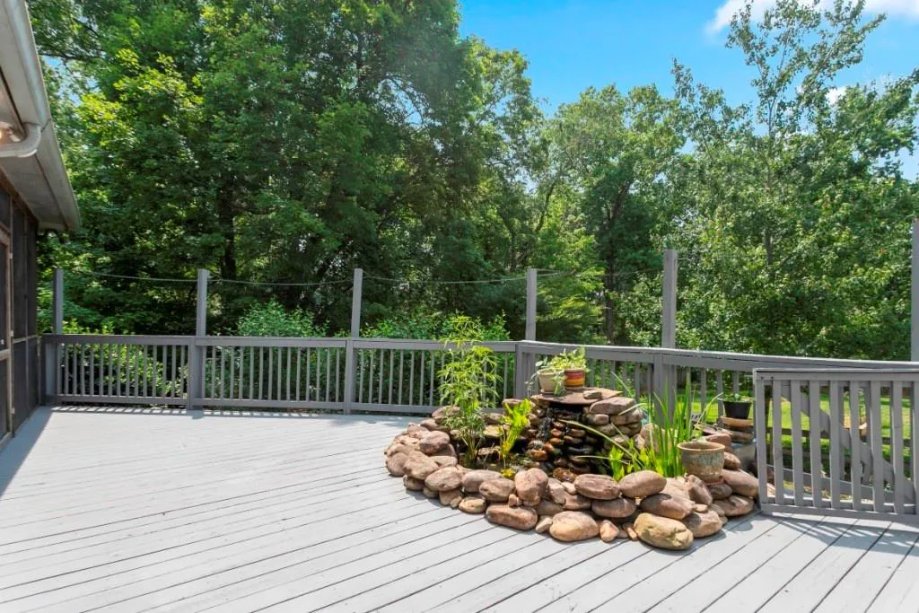 6370 N Hampton Drive, Atlanta, Georgia 30328, 4 Bedrooms Bedrooms, ,2 BathroomsBathrooms,Residential,Sold,6370 N Hampton Drive,7232830