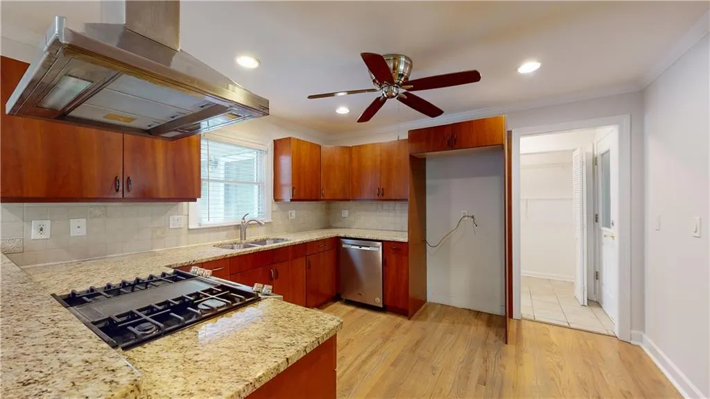 6370 N Hampton Drive, Atlanta, Georgia 30328, 4 Bedrooms Bedrooms, ,2 BathroomsBathrooms,Residential,Sold,6370 N Hampton Drive,7232830