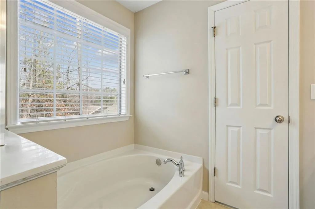 642 Bernay Way, Atlanta, Georgia 30350, 3 Bedrooms Bedrooms, ,3 BathroomsBathrooms,Residential,For Sale,642 Bernay Way,7714274