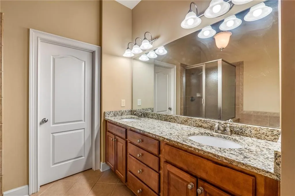 942 Telfair Close, Sandy Springs, Georgia 30350, 3 Bedrooms Bedrooms, ,3 BathroomsBathrooms,Residential,Sold,942 Telfair Close,7129170