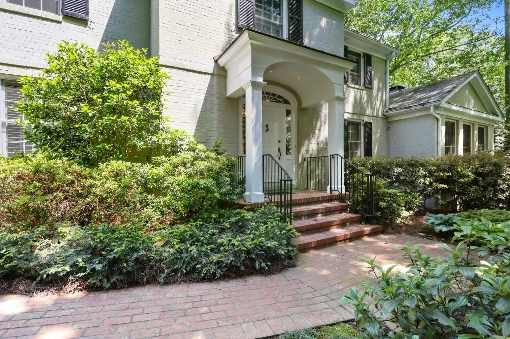 521 Hillside Drive Nw, Atlanta, Georgia 30342, 5 Bedrooms Bedrooms, ,4 BathroomsBathrooms,Residential,Sold,521 Hillside Drive Nw,5533108