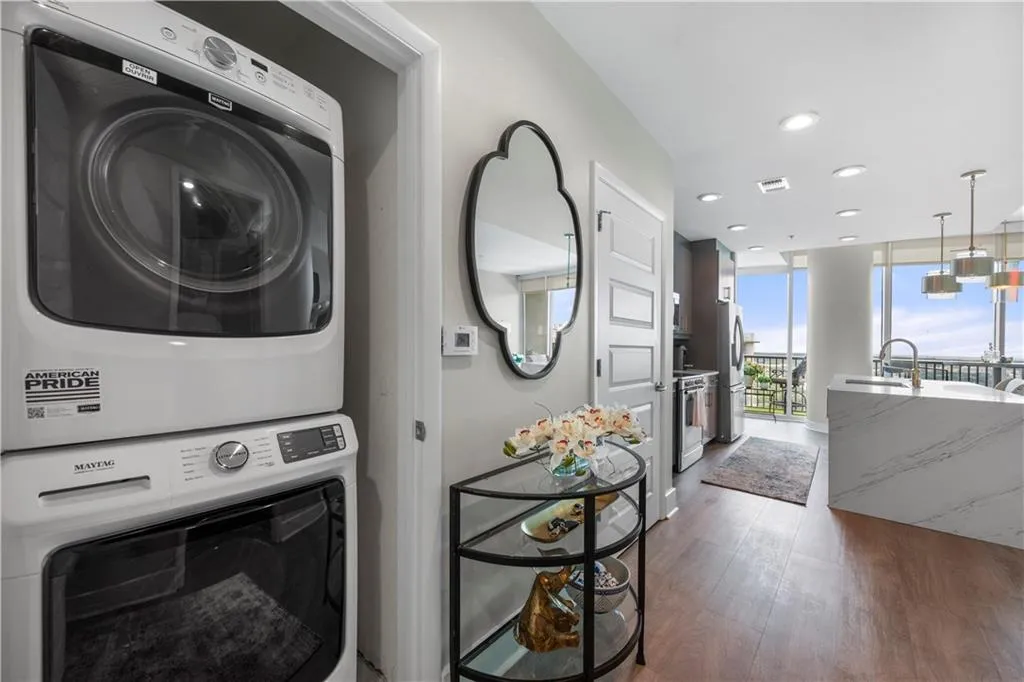 1080 Peachtree Street Ne Unit 3309, Atlanta, Georgia 30309, 2 Bedrooms Bedrooms, ,2 BathroomsBathrooms,Residential,For Sale,1080 Peachtree Street Ne Unit 3309,7628961