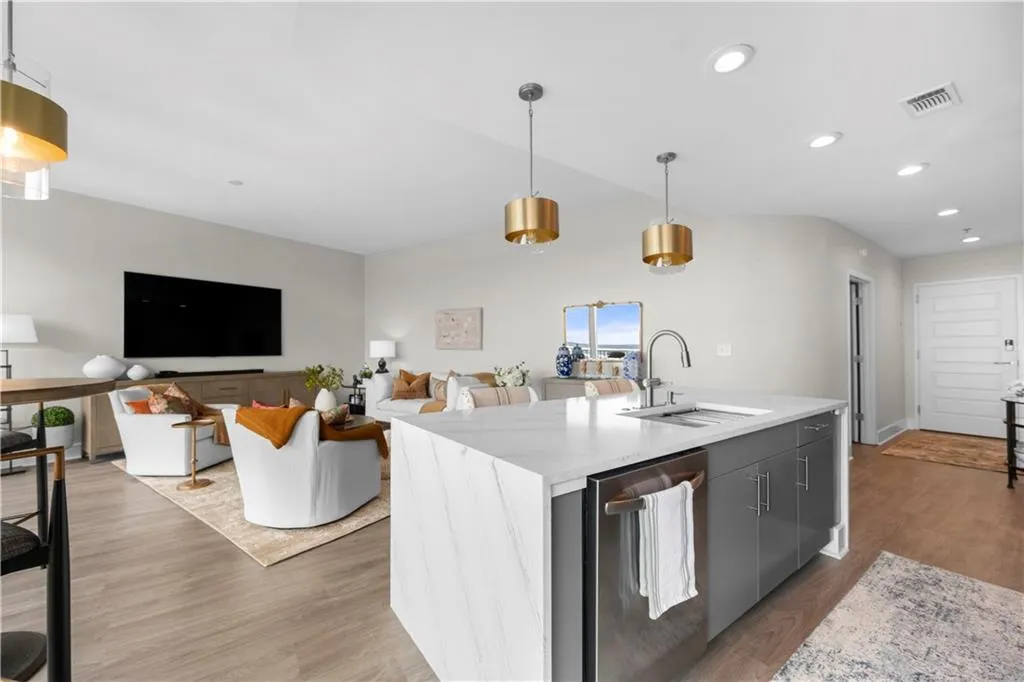 1080 Peachtree Street Ne Unit 3309, Atlanta, Georgia 30309, 2 Bedrooms Bedrooms, ,2 BathroomsBathrooms,Residential,For Sale,1080 Peachtree Street Ne Unit 3309,7628961