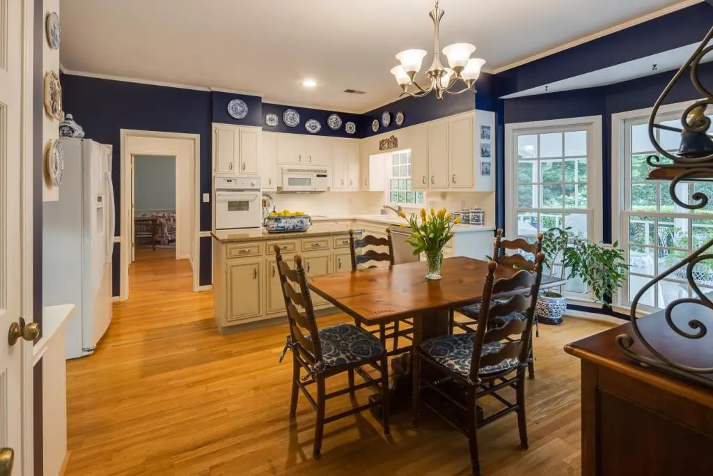 7465 Old Maine Trail, Sandy Springs, Georgia 30328, 5 Bedrooms Bedrooms, ,3 BathroomsBathrooms,Residential,Sold,7465 Old Maine Trail,7218295