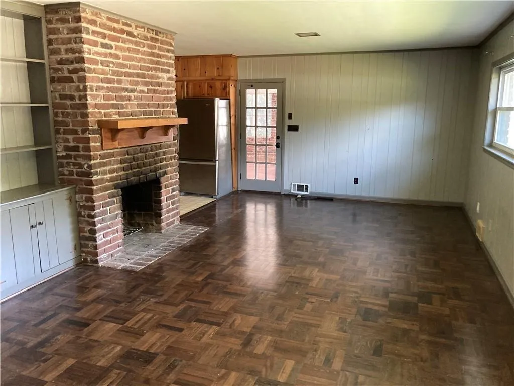 705 Glenforest Road, Atlanta, Georgia 30328, 3 Bedrooms Bedrooms, ,2 BathroomsBathrooms,Residential,Sold,705 Glenforest Road,6793581