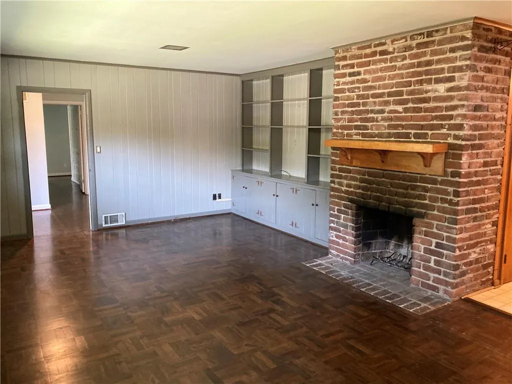 705 Glenforest Road, Atlanta, Georgia 30328, 3 Bedrooms Bedrooms, ,2 BathroomsBathrooms,Residential,Sold,705 Glenforest Road,6793581