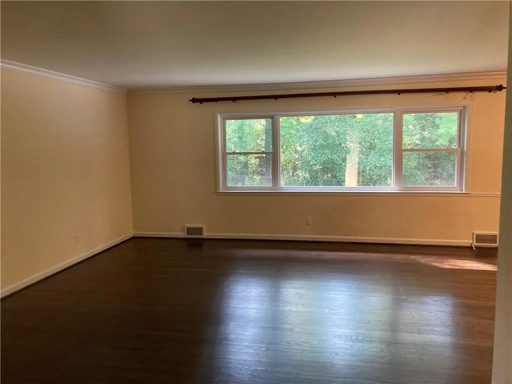 705 Glenforest Road, Atlanta, Georgia 30328, 3 Bedrooms Bedrooms, ,2 BathroomsBathrooms,Residential,Sold,705 Glenforest Road,6793581