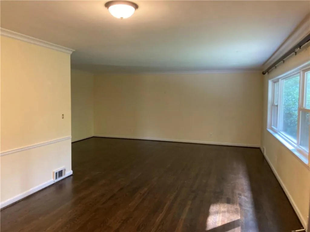 705 Glenforest Road, Atlanta, Georgia 30328, 3 Bedrooms Bedrooms, ,2 BathroomsBathrooms,Residential,Sold,705 Glenforest Road,6793581