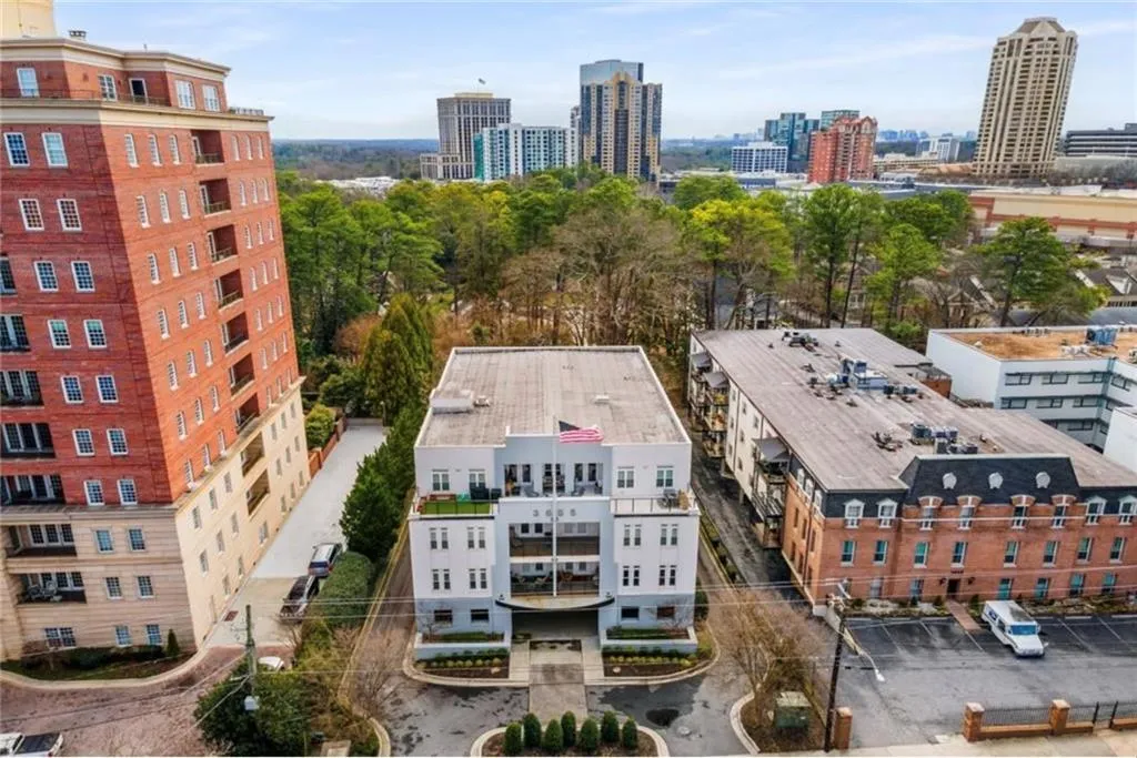 3655 Peachtree Road Ne Unit 304, Atlanta, Georgia 30319, 2 Bedrooms Bedrooms, ,2 BathroomsBathrooms,Residential,For Sale,3655 Peachtree Road Ne Unit 304,7633111