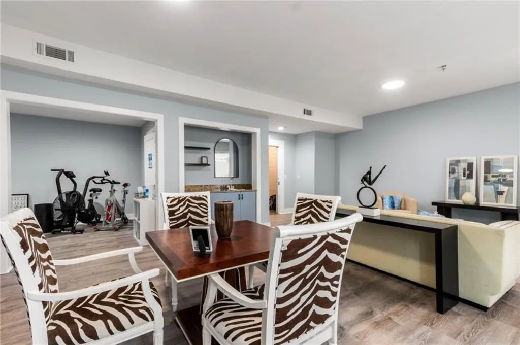 3655 Peachtree Road Ne Unit 304, Atlanta, Georgia 30319, 2 Bedrooms Bedrooms, ,2 BathroomsBathrooms,Residential,For Sale,3655 Peachtree Road Ne Unit 304,7633111