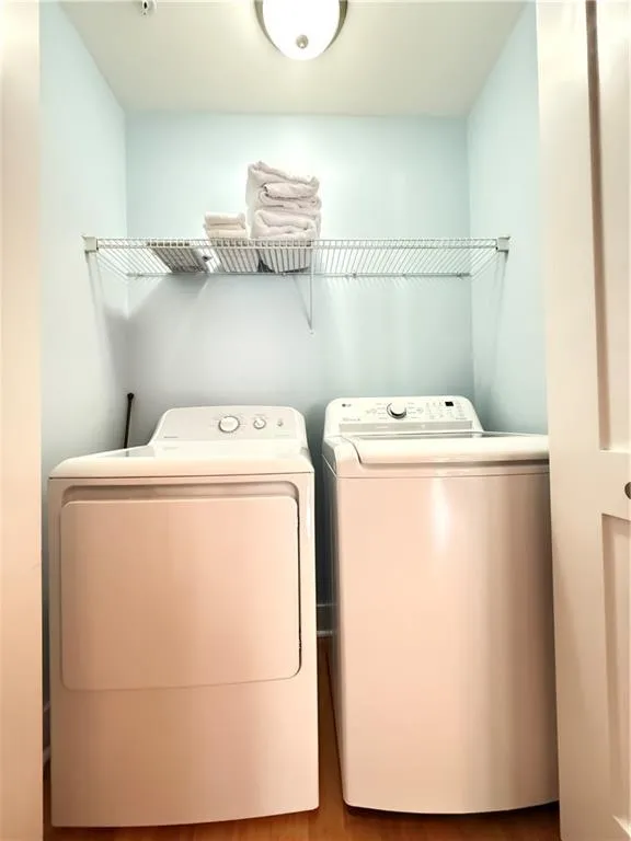 3655 Peachtree Road Ne Unit 304, Atlanta, Georgia 30319, 2 Bedrooms Bedrooms, ,2 BathroomsBathrooms,Residential,For Sale,3655 Peachtree Road Ne Unit 304,7633111
